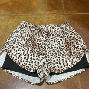 Leopard 2 in 1 running shorts with pockets - Size Large